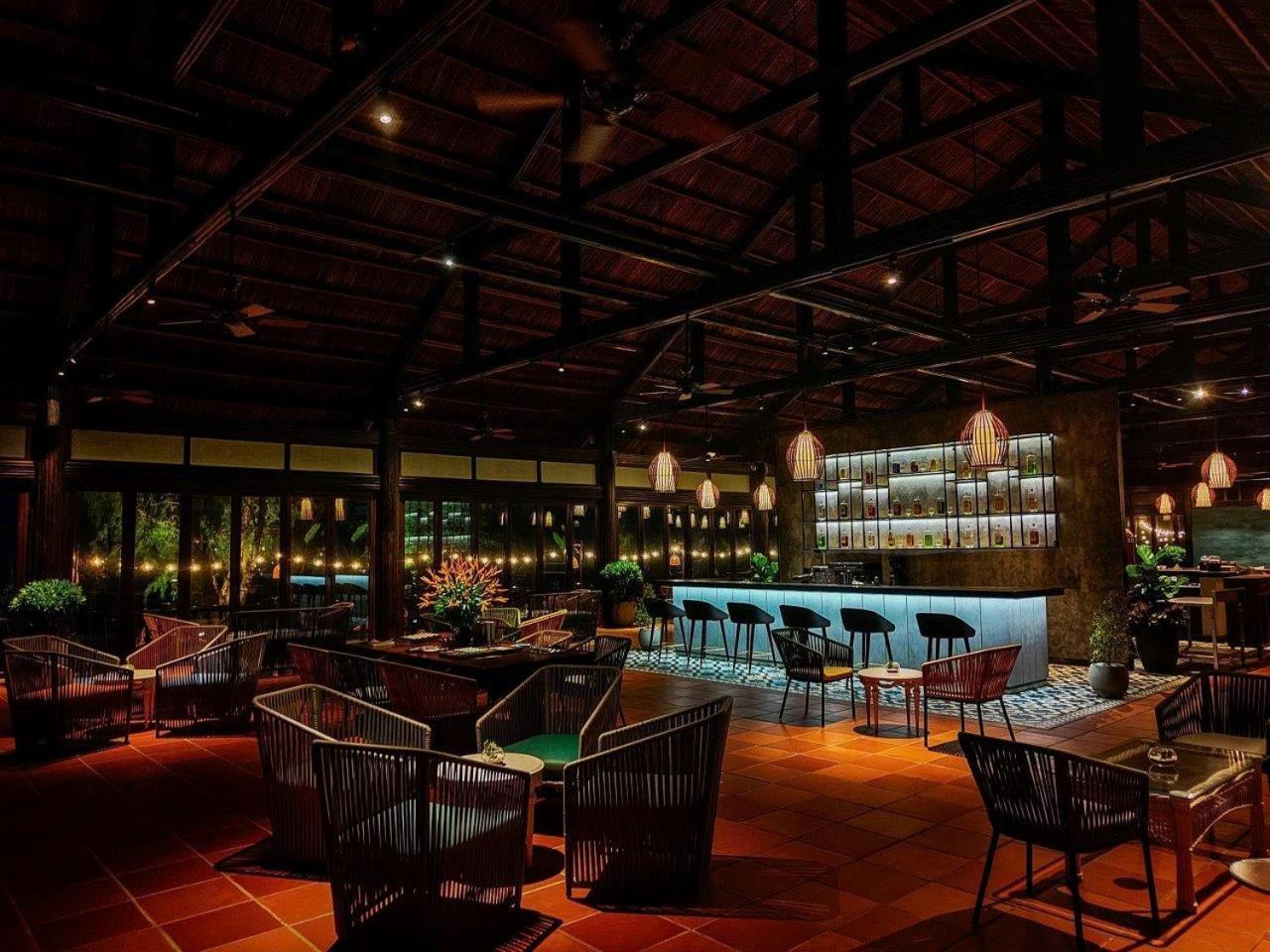 Vinpearl Resort & Spa Phu Quoc Exteriér fotografie The bar at the resort
